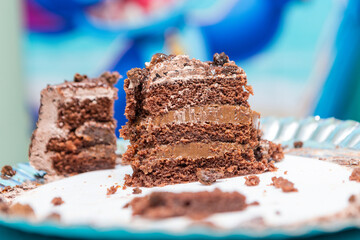 details of a slice of chocolate cake, very popular at birthday parties in rio de janeiro.
