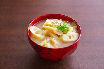 ハチクの味噌汁