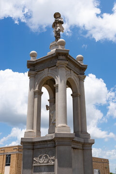 Confederate Mothers Monument