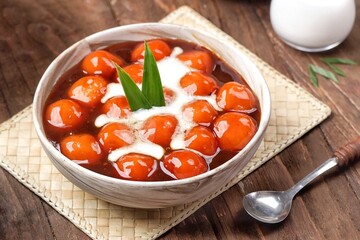 Biji Salak. Salak seeds are a ball-shaped snack made from a mixture of starch and sweet potatoes
