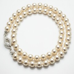 Fototapeta premium Elegant Akoya Pearl Necklace Close-up: Lustrous Cream White 8mm Pearls