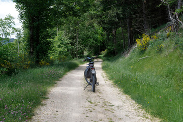 Radtour auf einem Radweg in Frankreich.