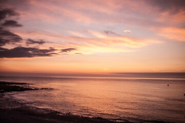 Obraz premium Sunset evening on the Beach of Etretat