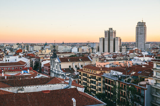 Aerial View of Madrid's Cityscape at Sunset with Plaza de Espa&Atilde;&plusmn;