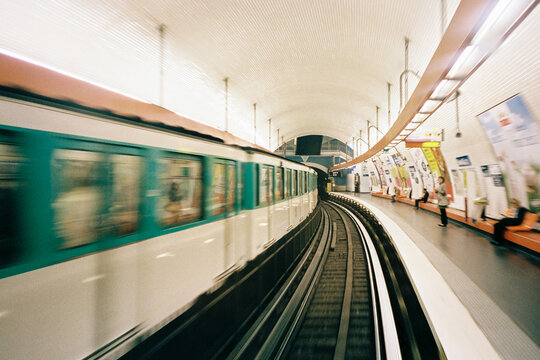 Train arrive in station at paris metro system 