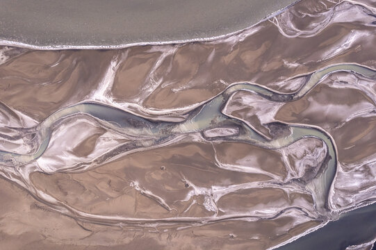 Glacial Arteries of the Icelandic Highlands