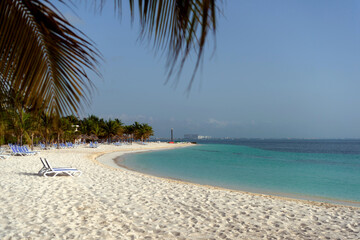 Sea shore on the Caribbean beach in the Zona Hoteleria in Cancun.