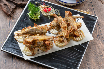 Deep-fried small yellow croaker