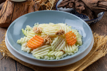 Three kinds of cold vegetarian dishes