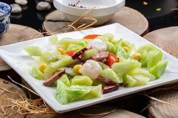 Stewed Shrimp with Ginkgo, Pepper and Loofah