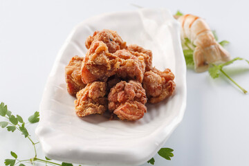 Seven-spice fried chicken in exquisite tableware