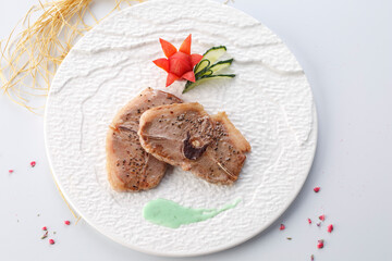 French style grilled lamb chops served in exquisite tableware