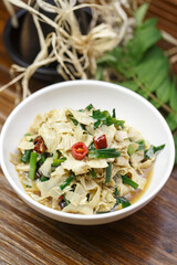 Fried bean curd with chives