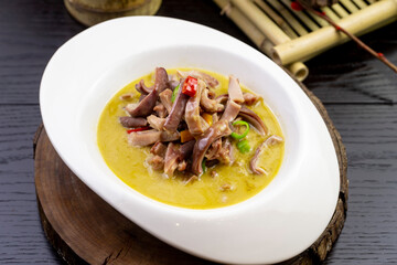 Shredded Pork Tripe in Pepper and Spicy Milk Soup