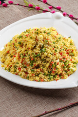 Prepare exquisite traditional Chinese stir-fry dishes