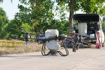 Agricultural drones are working on sweetening rice and fertilizing rice fields.