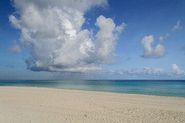 Fototapeta premium Varadero Beach with clouds, Cuba
