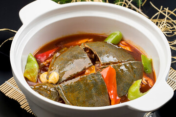 Braised soft-shelled turtle in casserole