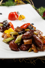 Fried beef cubes with black pepper sauce