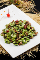 Fried beef cubes with green bean sauce