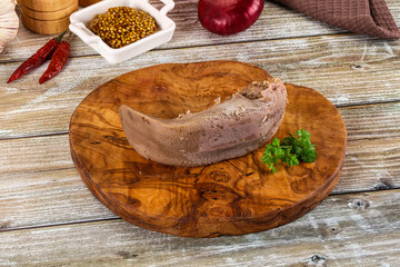 Steamed pork tongue with mustard