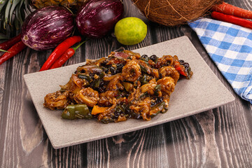 Squid with vegetables in oyser sauce