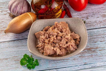 Canned tuna fish in olive oil