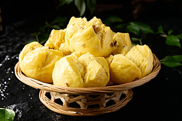Farmhouse delicacy: steamed yellow steamed buns