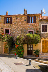 Dans les rues du village de Piana en Corse en France