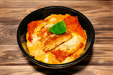 カツ丼　日本食
