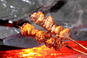 焼き上がる焼き鳥イメージ