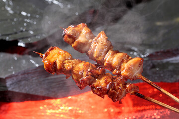 焼き上がる焼き鳥イメージ