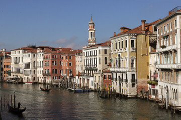 Le grand canal de Venise vu du pont Rialto