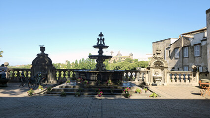 Fototapeta premium Medieval Fountain in Piazza