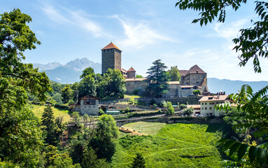 Schloß Tirol,   Südtirol