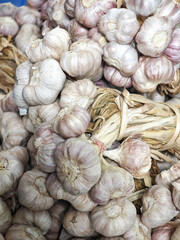 dried garlic on the market
