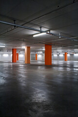 Leere Tiefgarage 2