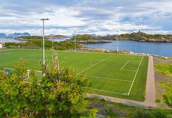 Obraz premium Fußballplatz von Henningsvær auf den Lofoten, Norwegen
