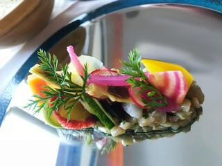 Tartare de sardines avec méli mélo de légumes