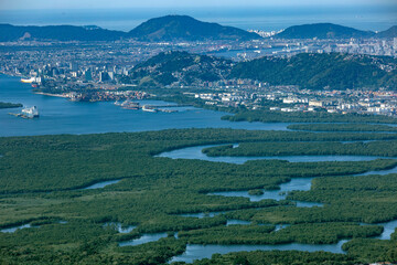  View of the landscape of Cubatão from Parque Caminhos do Mar, on the coast of São Paulo.