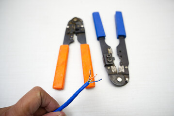 Maintenance of pliers for network and telephone cables