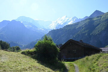 Le Plan bei La Giettaz mit Aiguille de Bionnassey