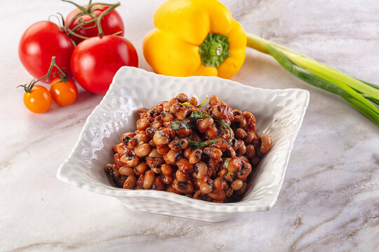 Black eye beans wutg tomato sauce