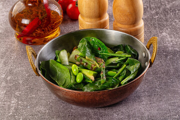 Vegetarian green salad with asparagus and avocado