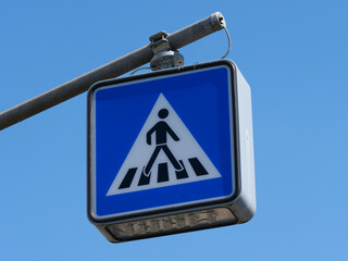 German sign for a pedestrian path across the road, information for pedestrians as well as drivers