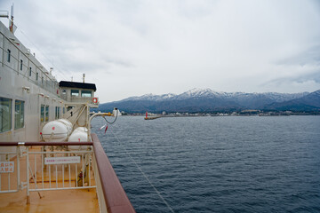 船から見る佐渡島