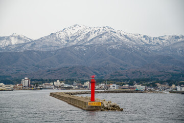 船から見る佐渡島