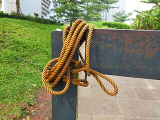 rope in the garden gate
