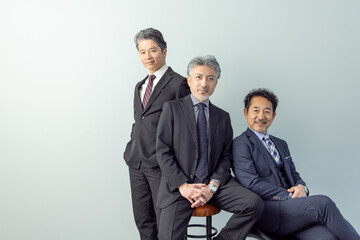 かっこいいミドルエイジ男性ビジネスパーソン