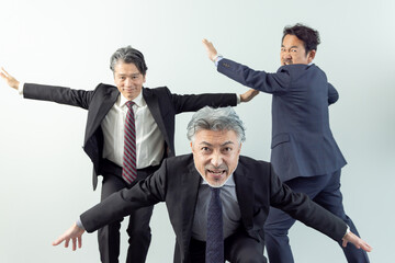 ハイテンションのミドルエイジ男性ビジネスパーソン